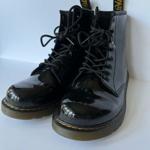 Dr. Martens Black patent leather boots— US 5